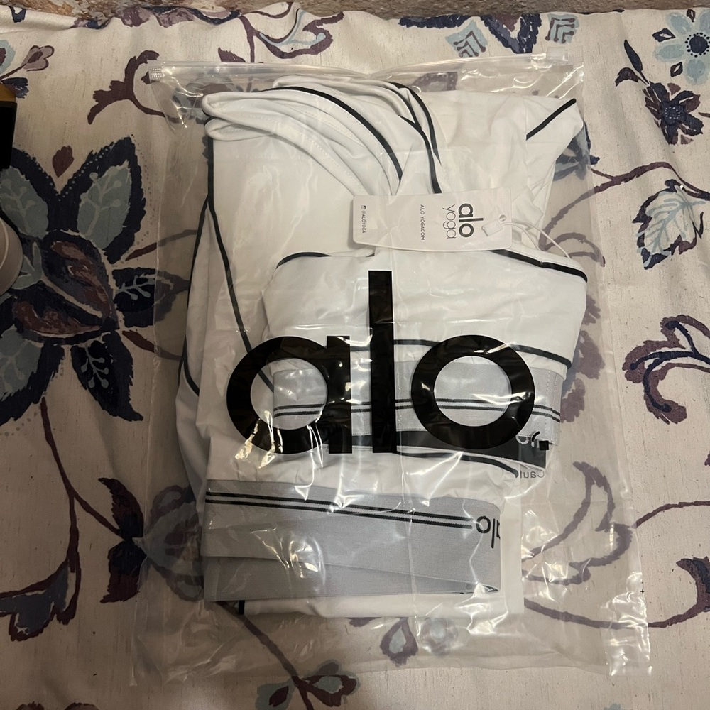 ALO Yoga White and Black leggings and sports bra set
